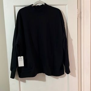 Alo refresh black pullover size large.